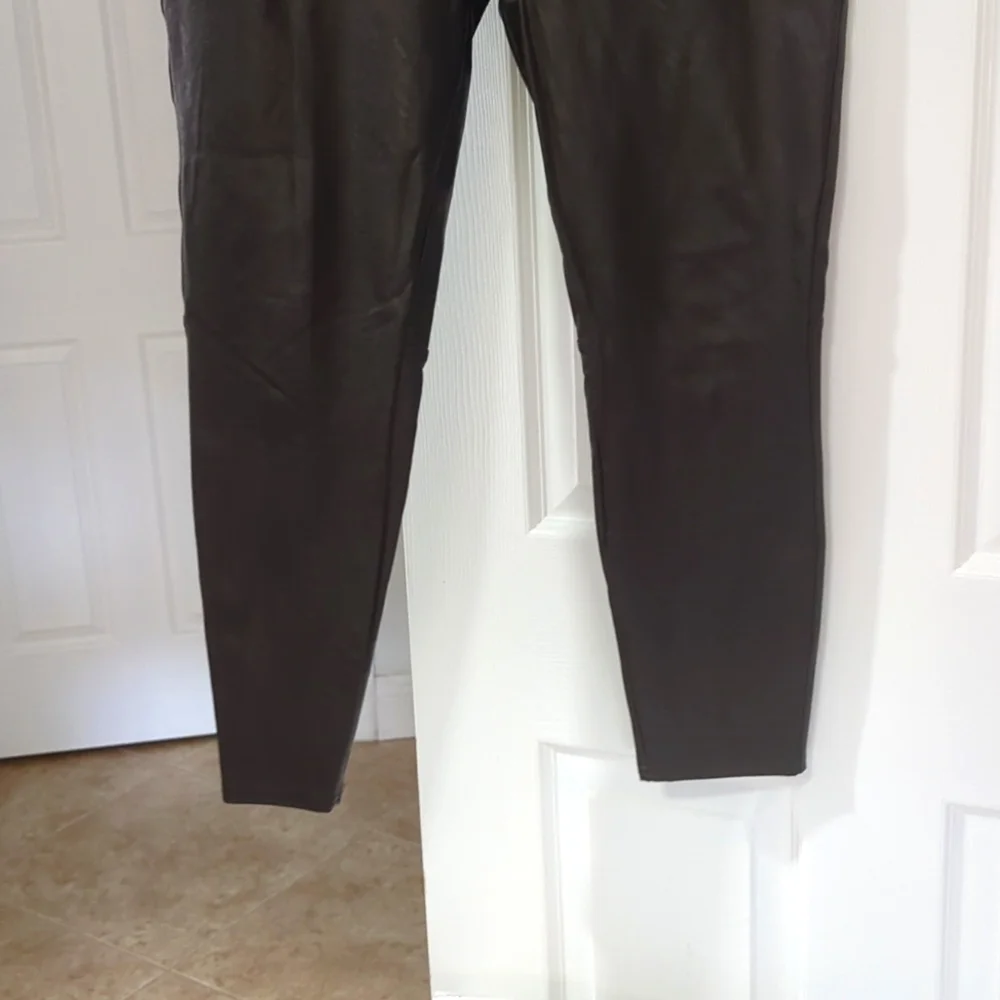 EUC Spanx Leather Like Skinny Ankle Large Pants LP